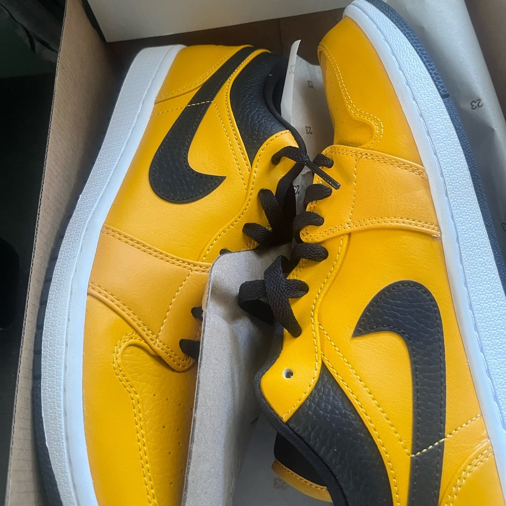 Nike Yellow and Black Low-Top Sneakers